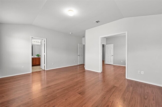 Building Photo - 267 Waterloo Dr