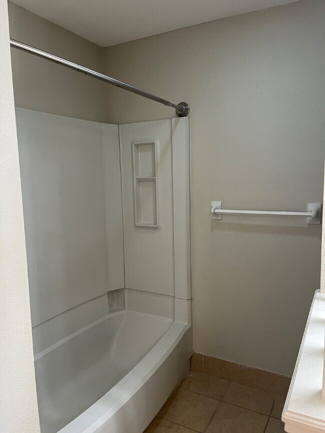 Building Photo - 1404 Bell Trace Dr