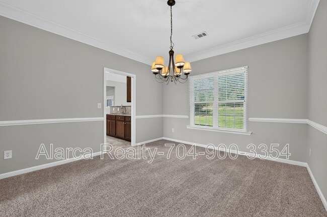 Building Photo - 2041 White Cedar Ln