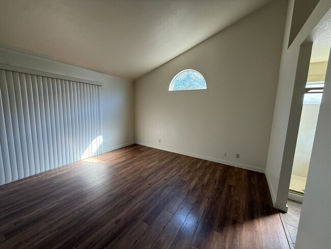 Building Photo - 2825 Airons Ct