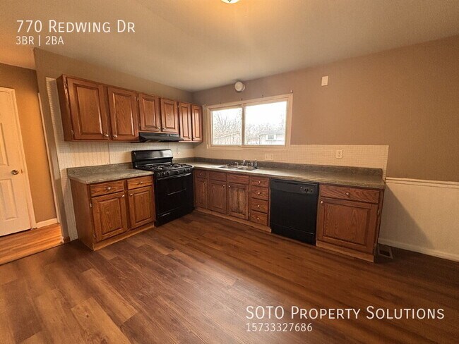 Building Photo - 770 Redwing Dr