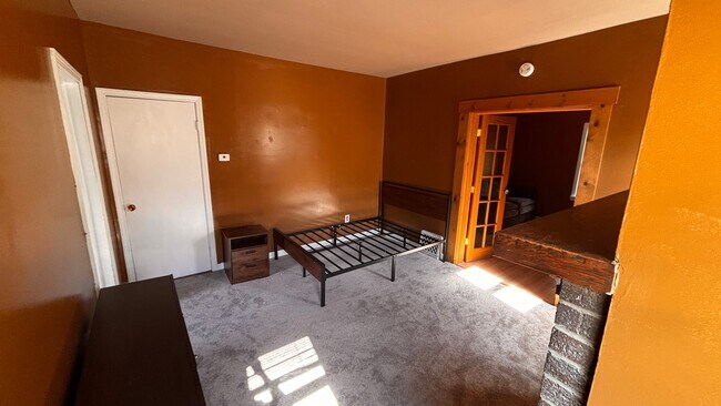 Building Photo - 1025 Highland Ave