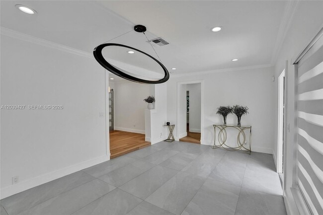Building Photo - 213 NE 43rd St