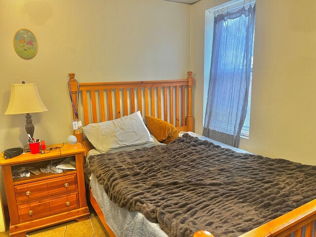 Building Photo - 4BD/3BTH In Southside - Laundry - Central ...