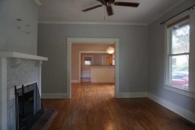 Building Photo - 2086 Lee Pl