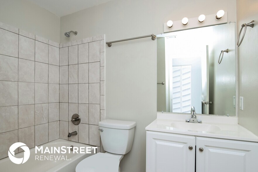 Building Photo - 2146 Sandalwood Dr