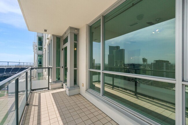 Building Photo - 325 Seventh Ave