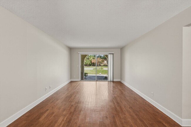 Building Photo - 1757 El Camino Rd