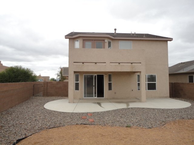 Building Photo - GATED COMMUNITY - 3 Bedroom w/Loft