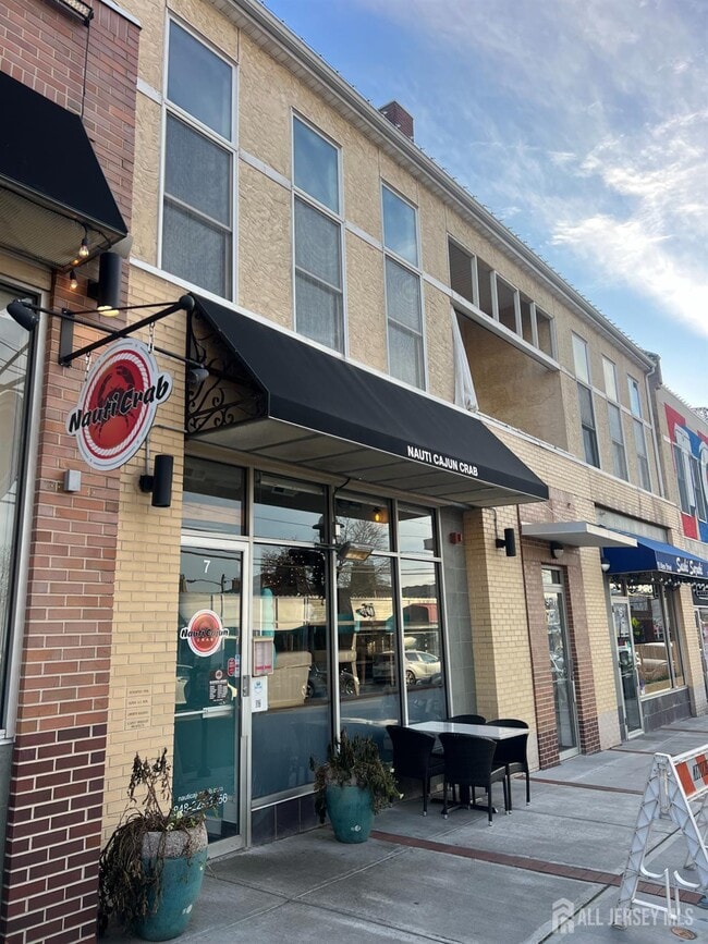 Building Photo - 9/11 New St