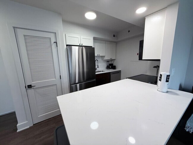 Building Photo - 801 15th St S