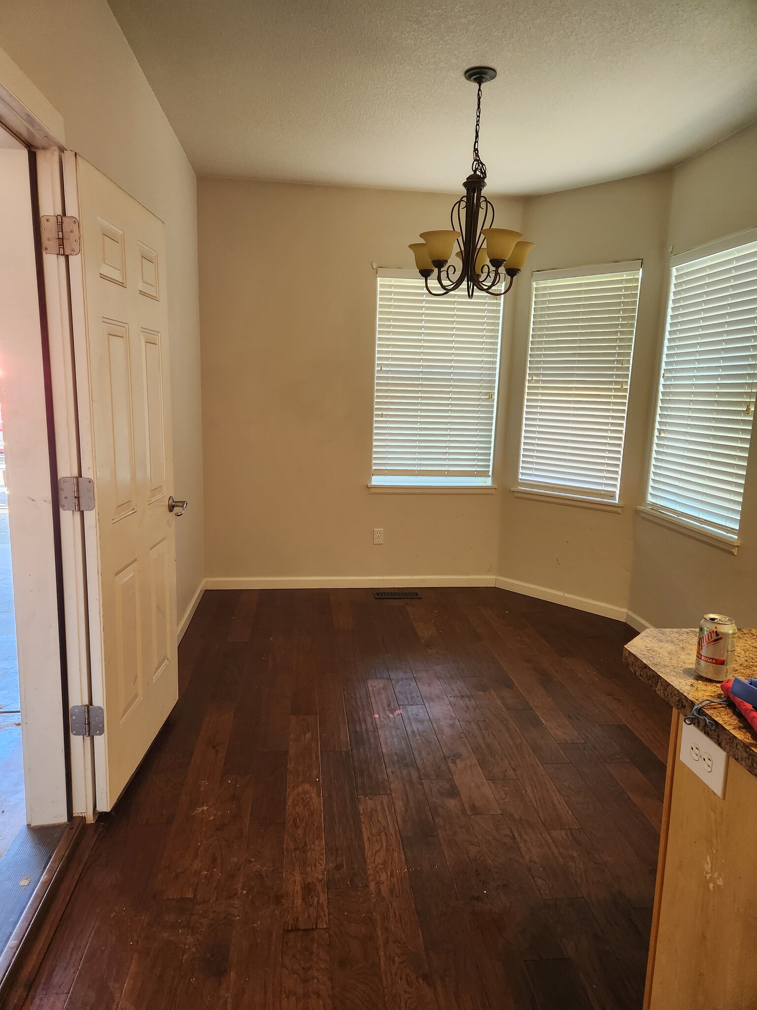 Breakfast nook - 1586 NE Grandhaven Dr