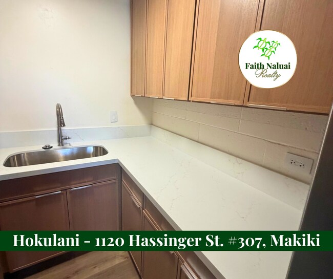Building Photo - 1120 Hassinger St