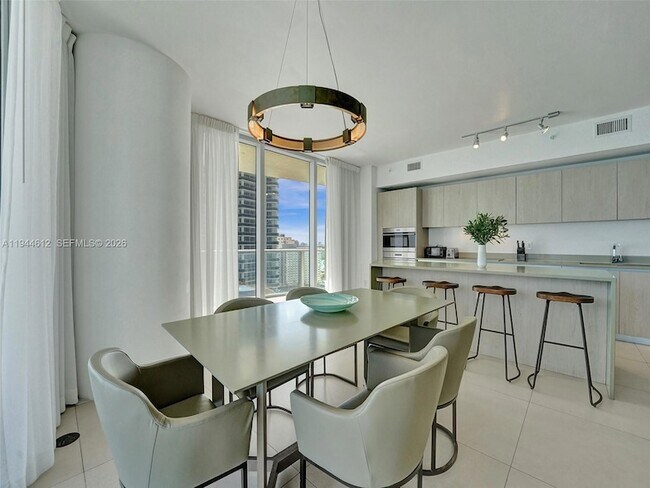 Building Photo - 4111 S Ocean Dr