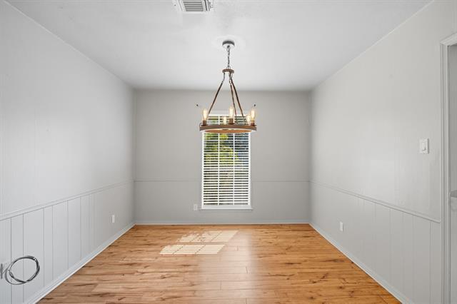 Building Photo - 10304 Oak Creek Dr