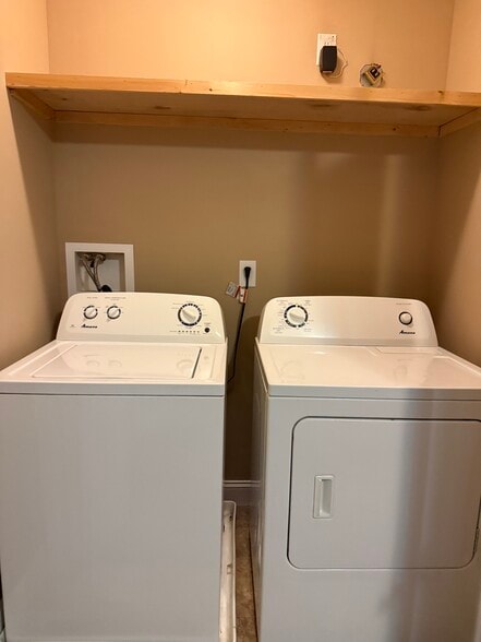 Washer and dryer - 1824 7th Ave