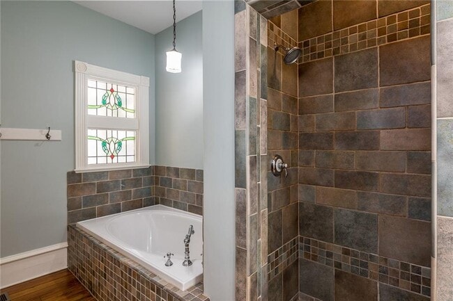 Building Photo - 765 Woodland Ave SE