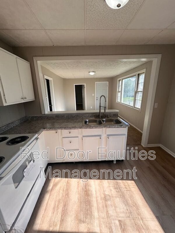 Building Photo - 1400 Cedar Hill Rd
