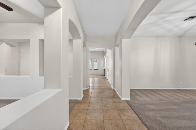 Building Photo - 4385 S Crosscreek Dr