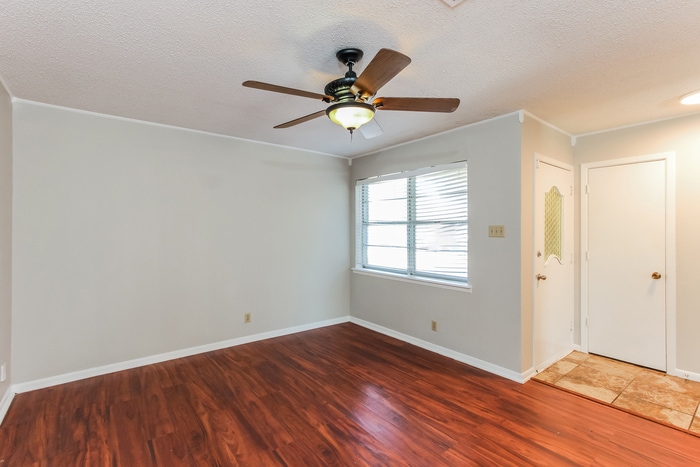 Building Photo - 218 Leighton Dr