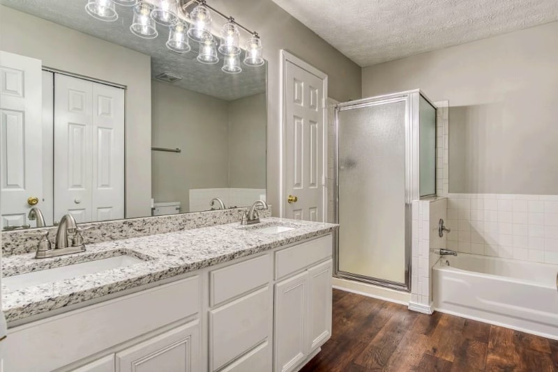 Building Photo - 3036 Regal Park Ct
