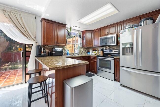 Building Photo - Charming 3-Bedroom Home in Gated South Par...