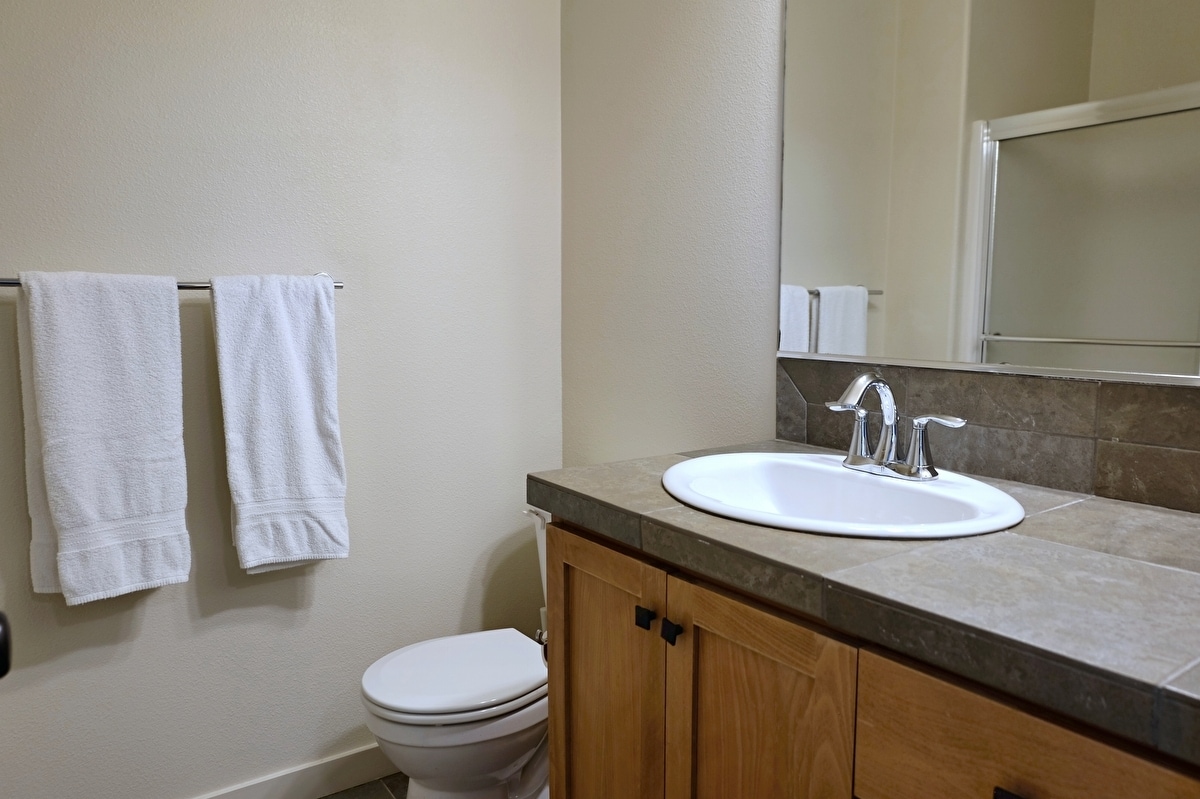 Building Photo - 618 NE Garswood Ln