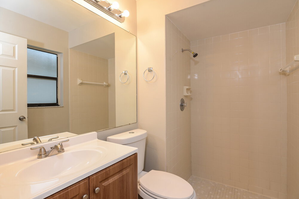 Building Photo - 10935 Livingston Dr