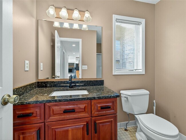 Building Photo - 9 Glen Valley Dr