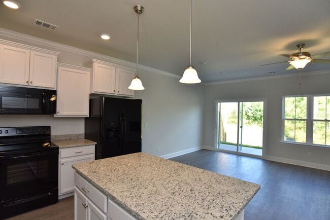 Building Photo - Beautiful Townhome. ***No Pets***