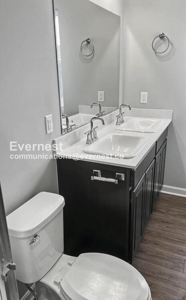 Building Photo - 6227 Kemp St