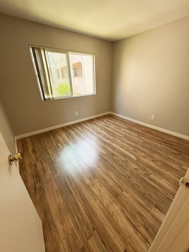 Building Photo - 2 Bed 1.5 Bath Townhome in Colusa Terrace ...