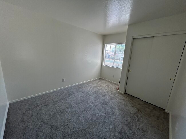 Building Photo - 12232 W Windrose Dr