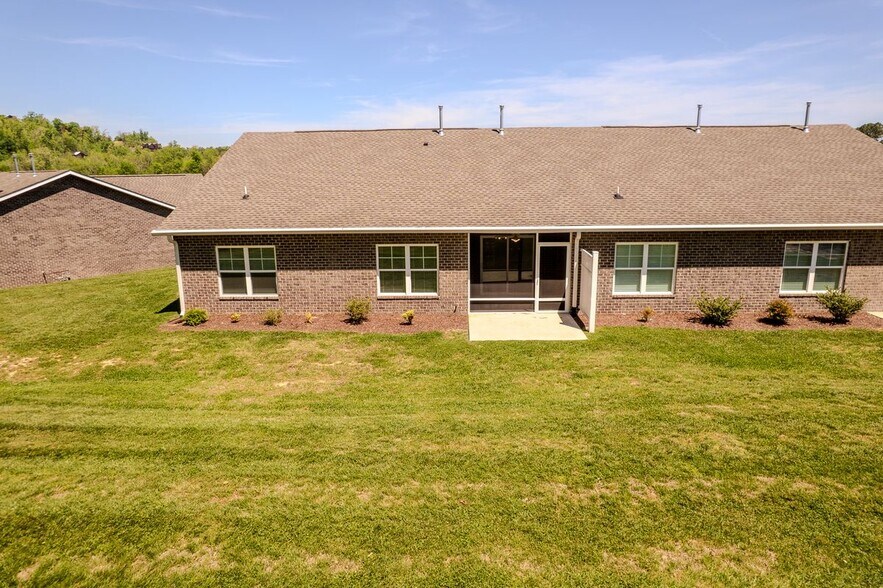 Building Photo - 766 Snowflower Cir