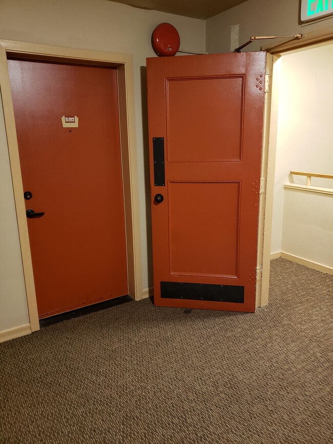 Building Photo - Bay Ridge Court - 2 bedrooms