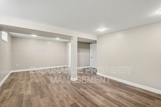 Building Photo - 334 Hyde Park Dr