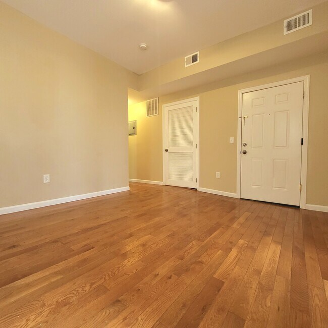 Livingroom - 501 S 10th St