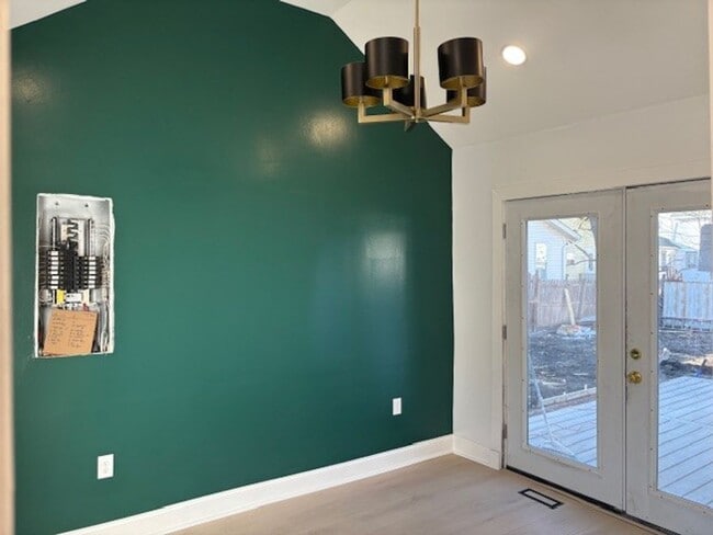 Building Photo - Step into modern luxury right here in Bloo...