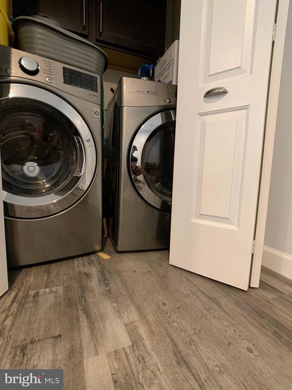 Building Photo - 513 S Regester St