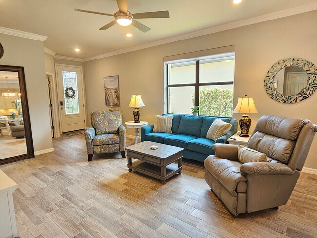 Building Photo - Annual Furnished 2 Bedroom 2 Bathroom with a Flex Room in Island Walk!