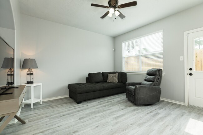 Building Photo - 345 Brandy Ridge Ln