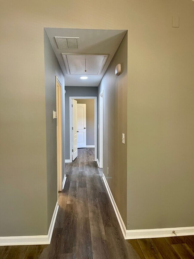 Building Photo - Beautiful 3 bedroom home in Hampton