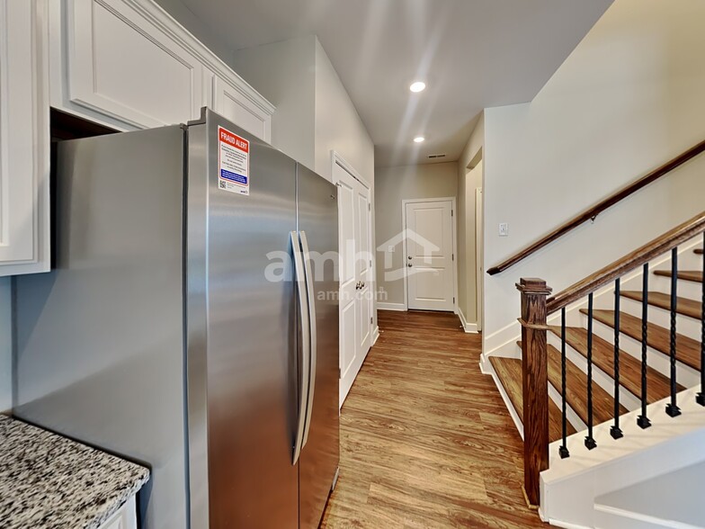 Building Photo - 8268 Northpoint Dr