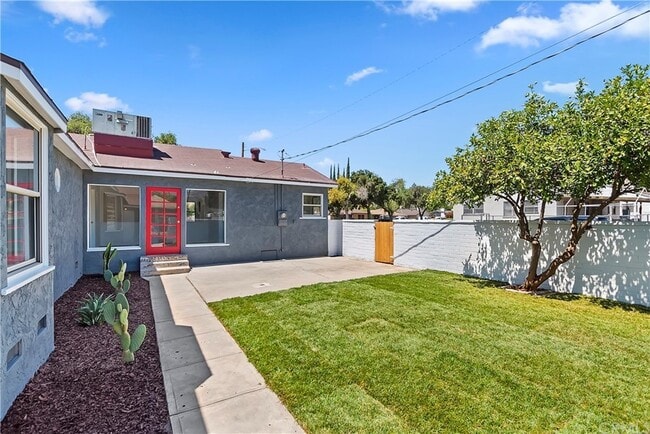 Building Photo - 3495 N Sierra Way