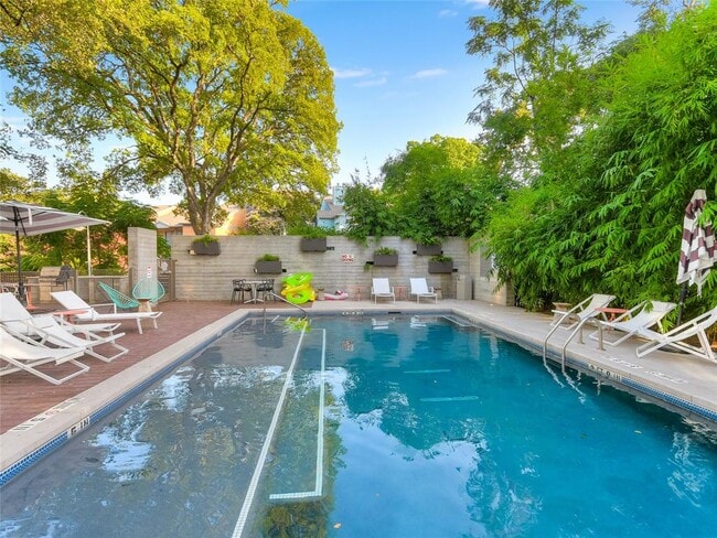 Building Photo - 3100 Menchaca Rd