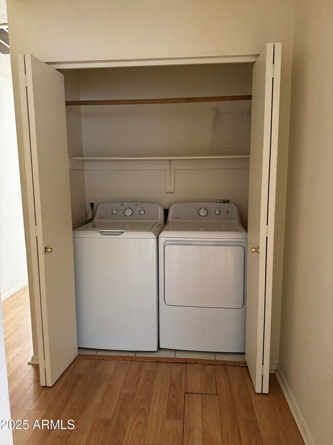 Building Photo - 10830 W Diana Ave