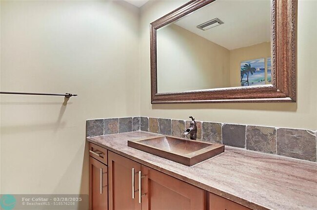Building Photo - 2800 N Ocean Dr