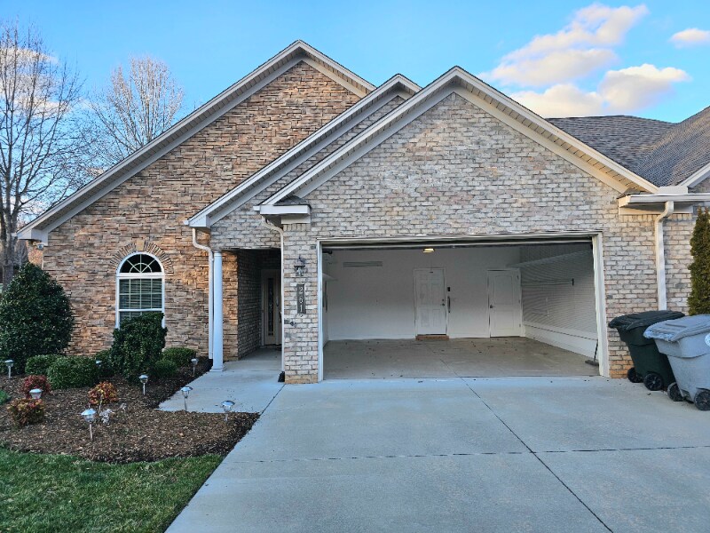 Building Photo - 261 Wrenwood Ct