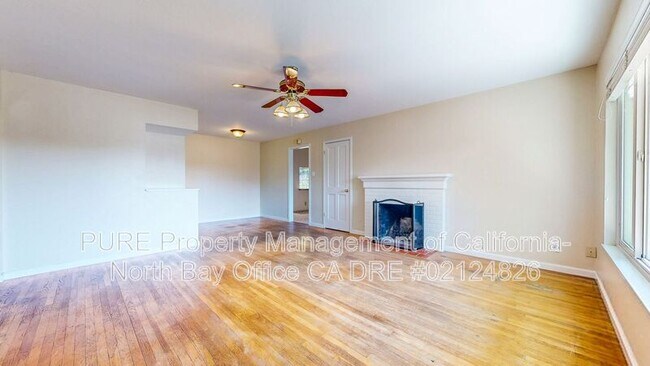 Building Photo - 652 Corlano Ave