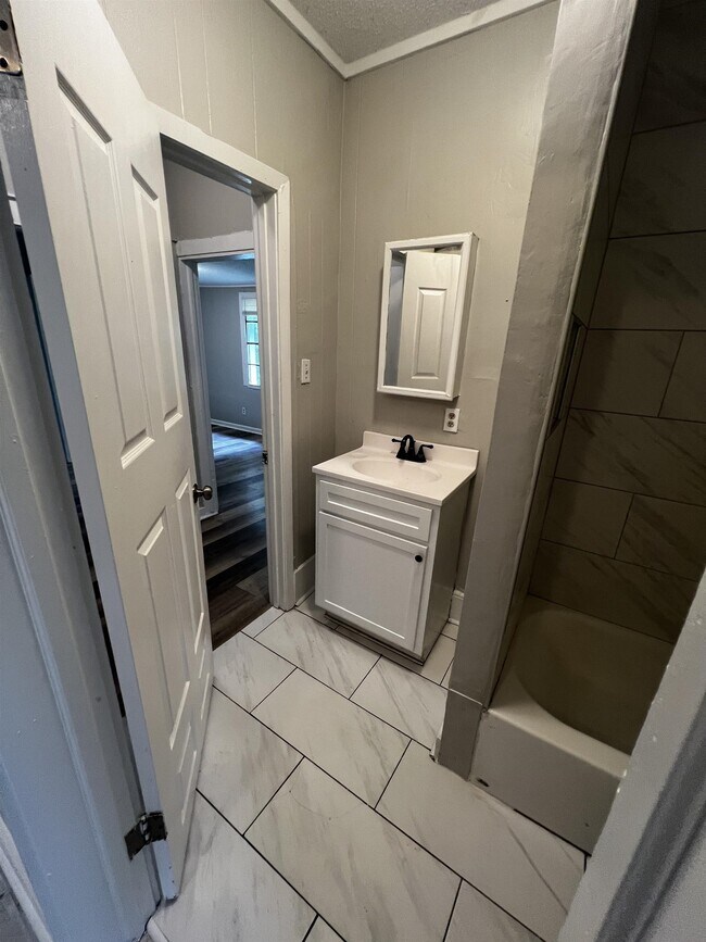 Building Photo - 3311 Guernsey Ave